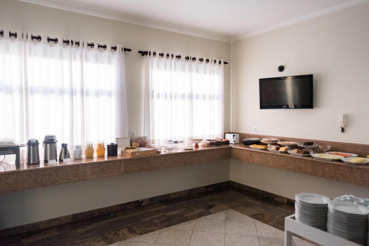 Holambra Garden Hotel מראה חיצוני תמונה A buffet at a hotel