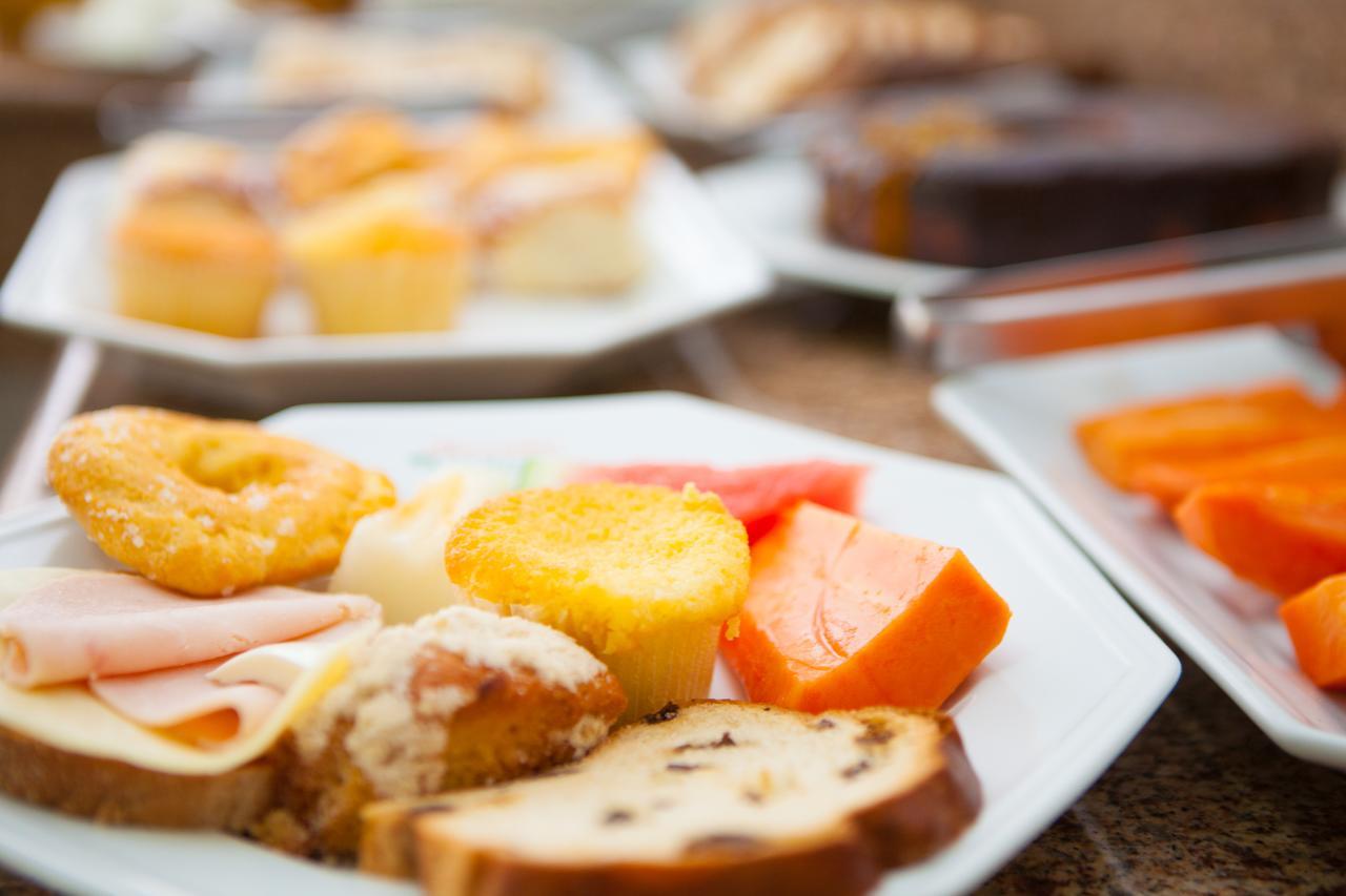 Holambra Garden Hotel מראה חיצוני תמונה A selection of finger food
